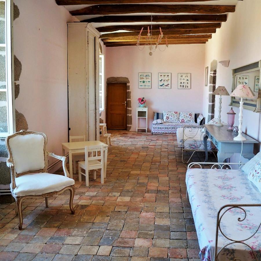 Les Chambres Du Logis Du Chatelier Bressuire Exterior photo